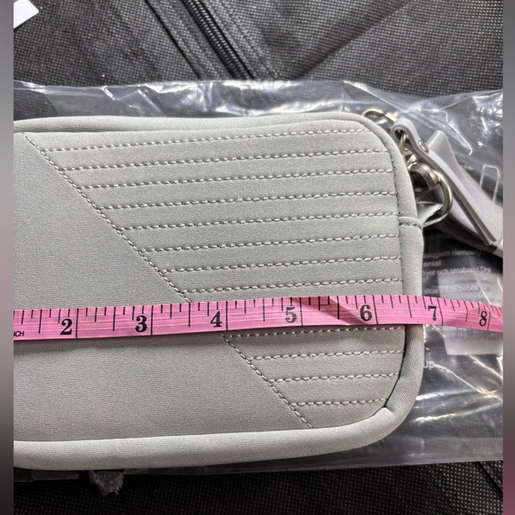 Vooray Sidekick Zip-Enclosed Small Crossbody Bag - Picture 3 of 6